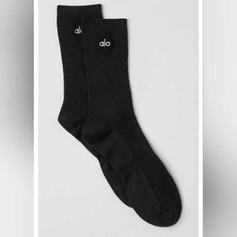 ALO Half Crew Understated Unisex Black Socks Size Small NEW